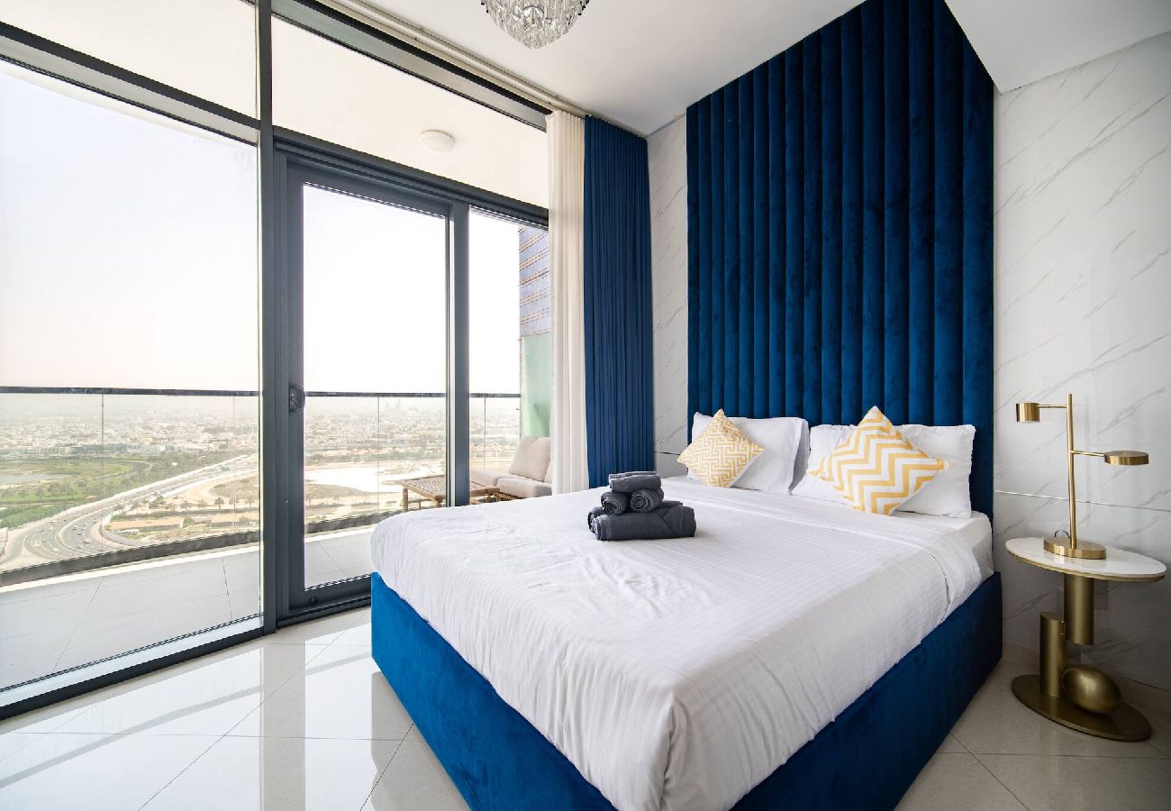 Apartment in Dubai - Elegant Escapes - Lavish 1B,Dubai Water Canal View 