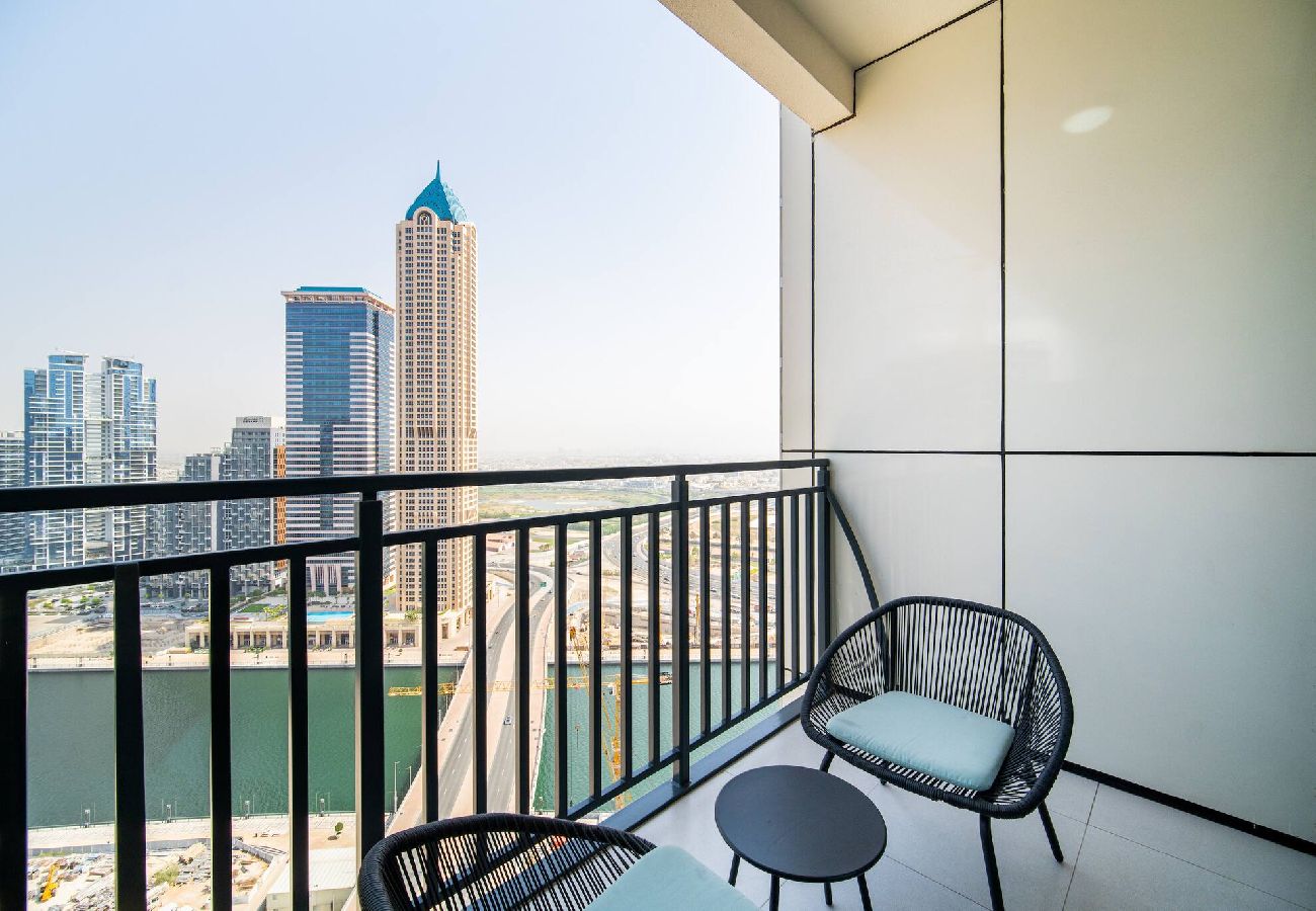 Apartment in Dubai - Elegant Escapes - Lavish 1B,Dubai Water Canal View 