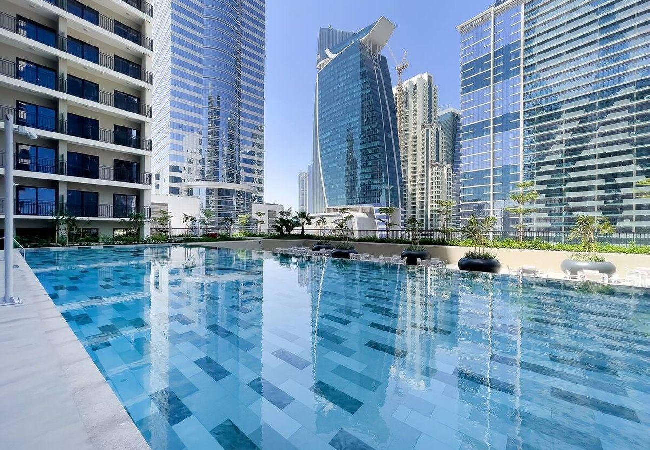 Apartment in Dubai - Elegant Escapes - Lavish 1B,Dubai Water Canal View 