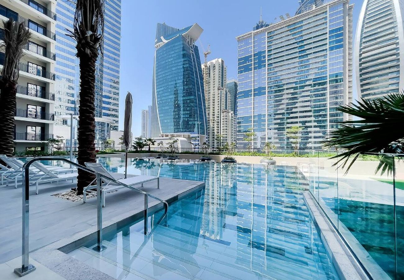 Apartment in Dubai - Elegant Escapes - Lavish 1B,Dubai Water Canal View 