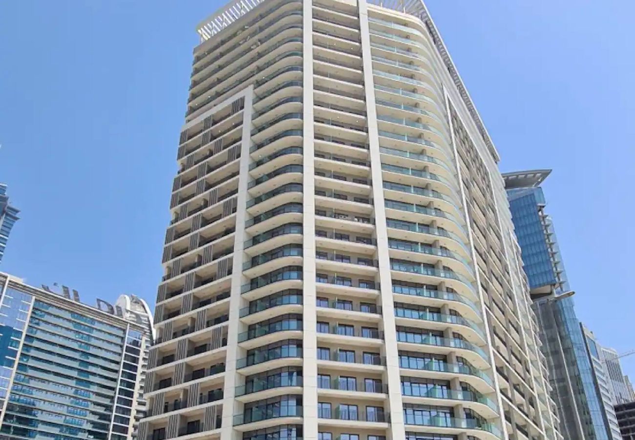 Apartment in Dubai - Elegant Escapes - Lavish 1B,Dubai Water Canal View 