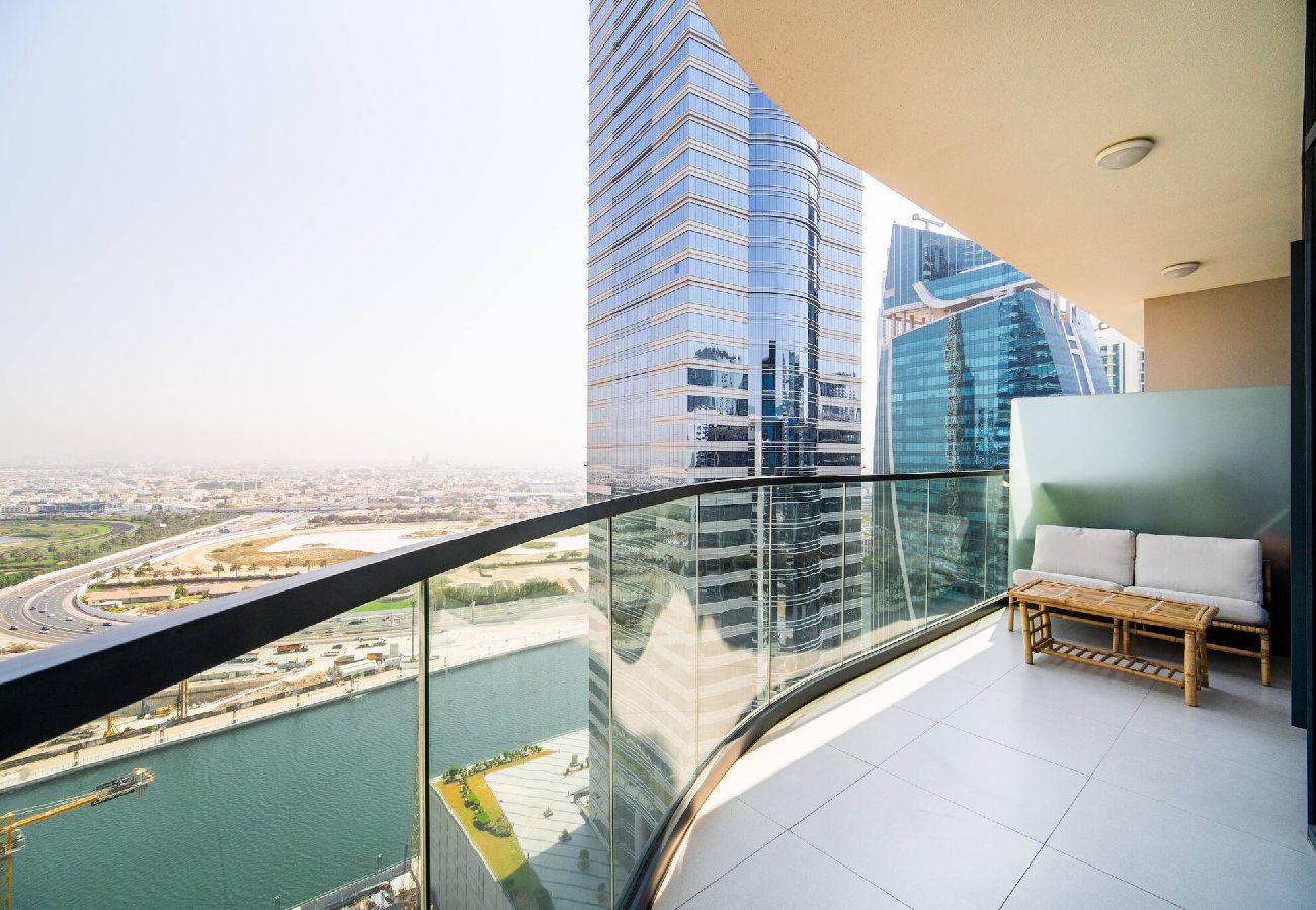 Apartment in Dubai - Elegant Escapes - Lavish 1B,Dubai Water Canal View 