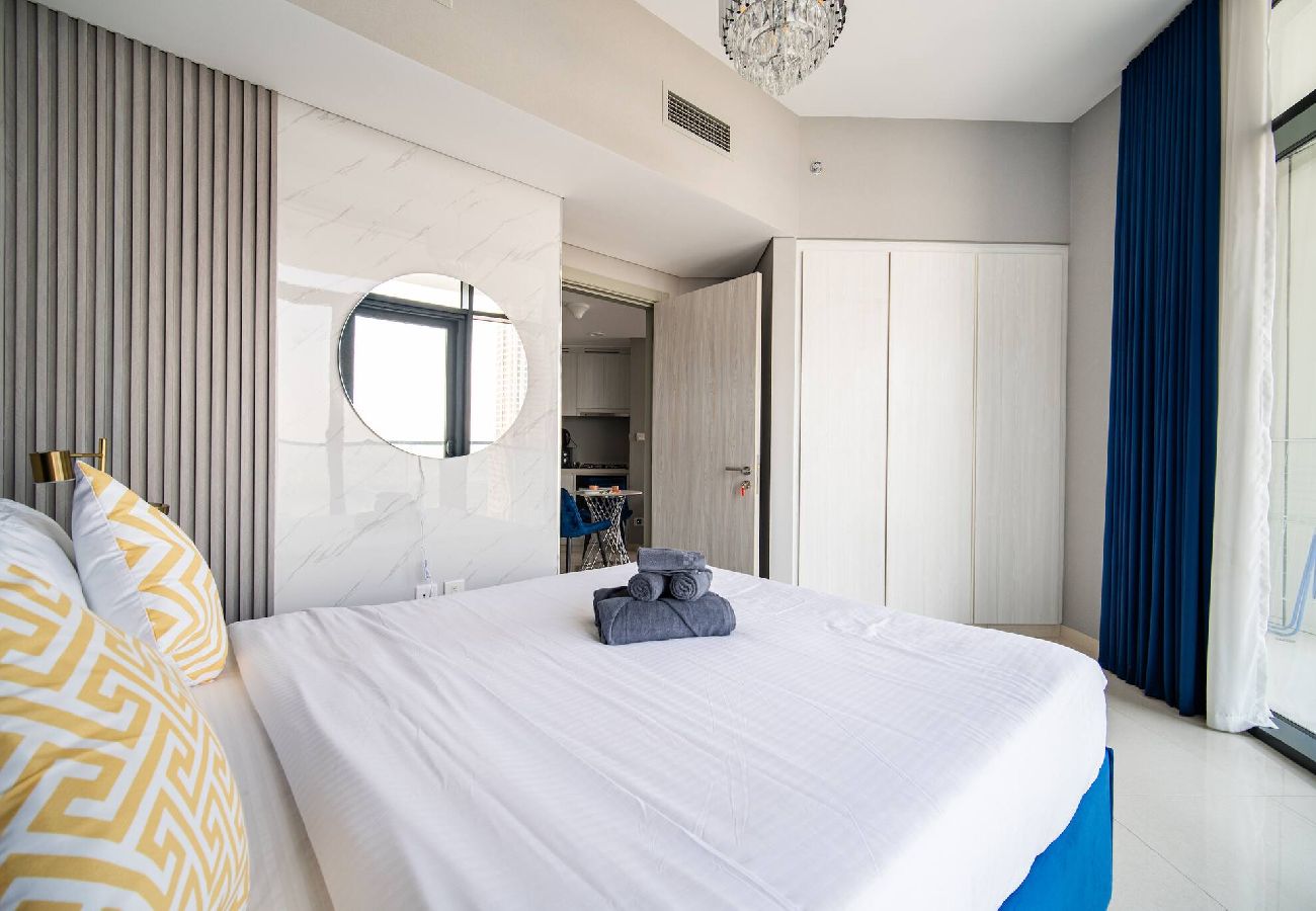 Apartment in Dubai - Elegant Escapes - Lavish 1B,Dubai Water Canal View 