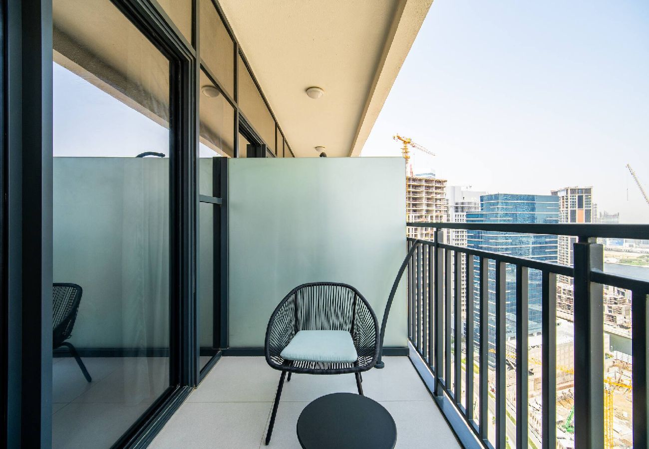 Apartment in Dubai - Elegant Escapes - Lavish 1B,Dubai Water Canal View 