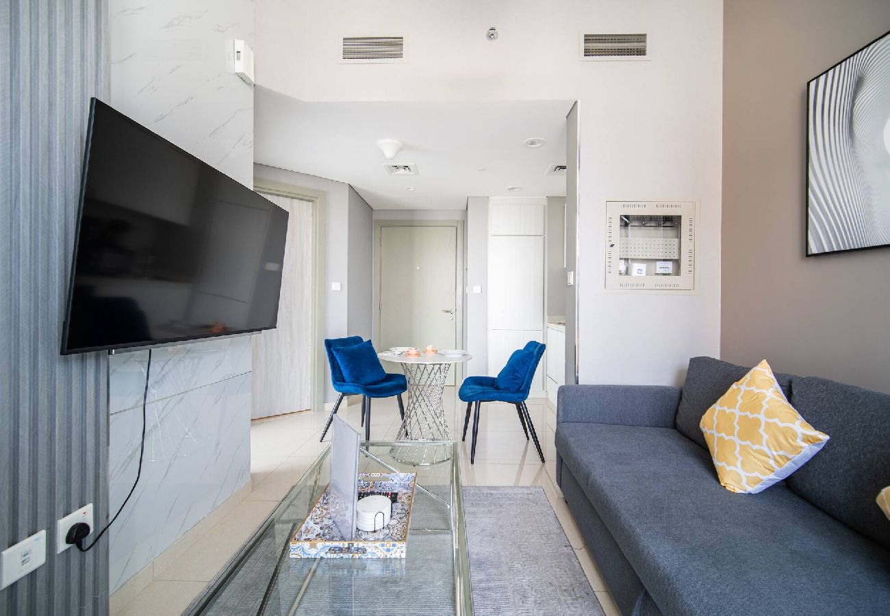 Apartment in Dubai - Elegant Escapes - Lavish 1B,Dubai Water Canal View 