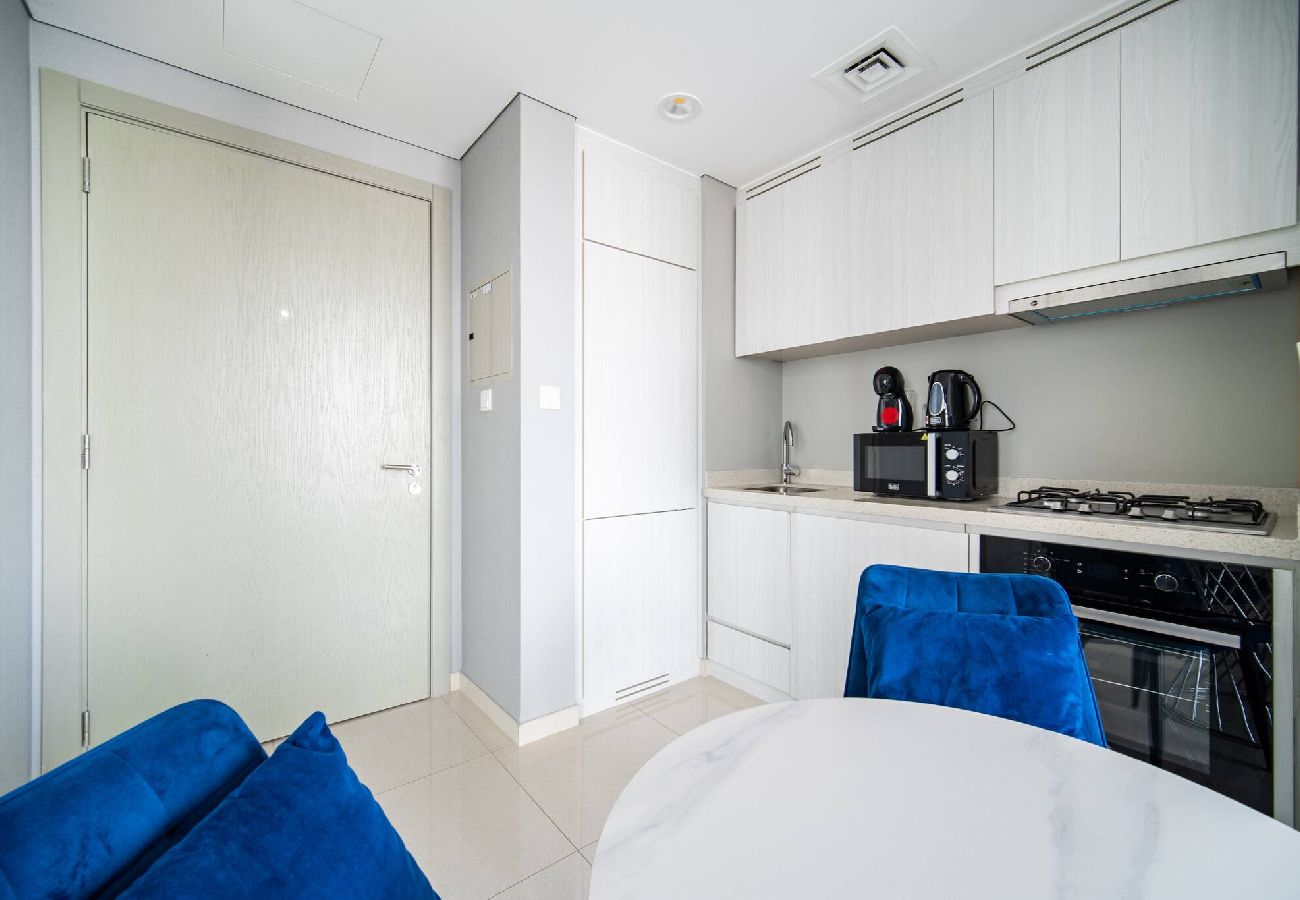 Apartment in Dubai - Elegant Escapes - Lavish 1B,Dubai Water Canal View 