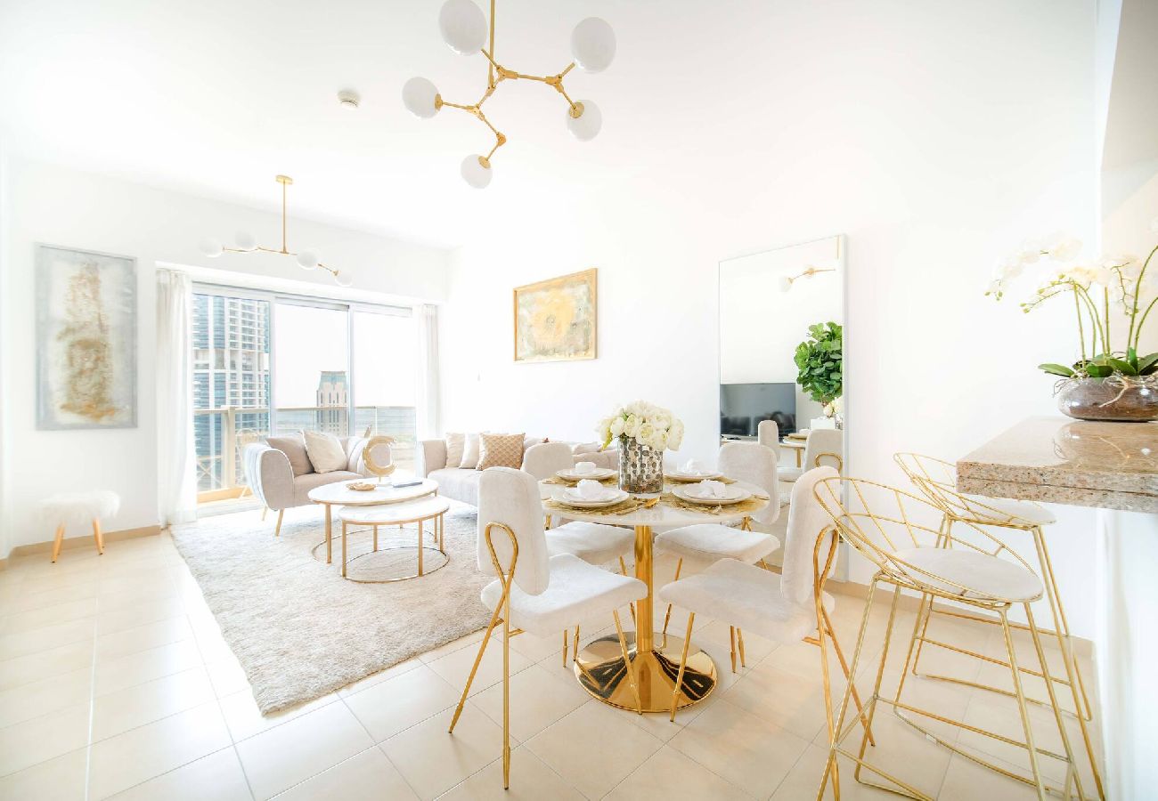 Apartment in Dubai - Elegant Escapes - 1B in Marina, Partial Sea View 