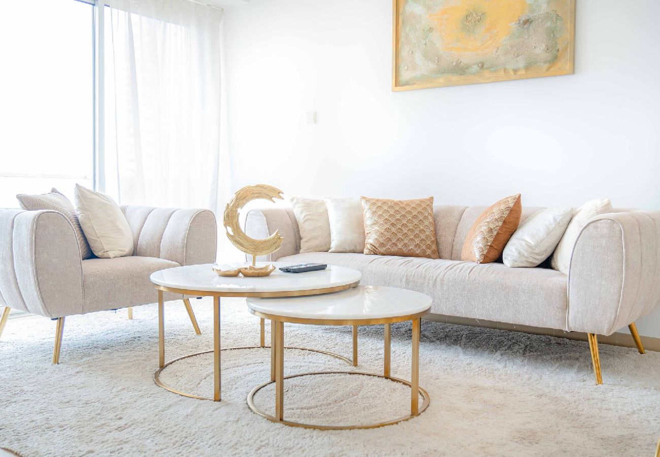 Apartment in Dubai - Elegant Escapes - 1B in Marina, Partial Sea View 