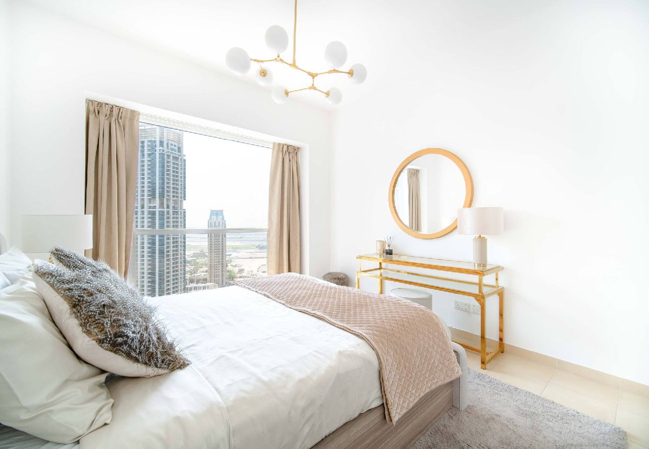 Apartment in Dubai - Elegant Escapes - 1B in Marina, Partial Sea View 
