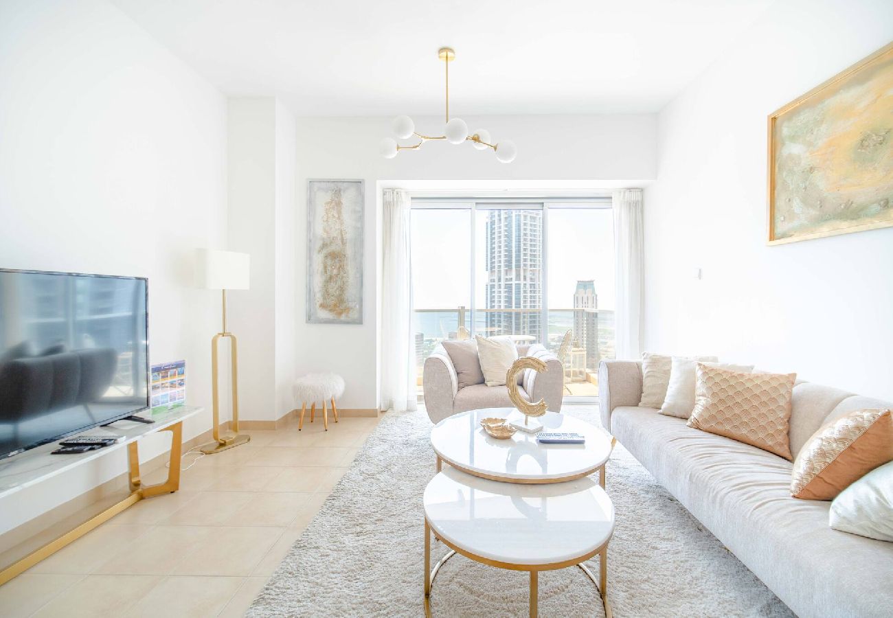 Apartment in Dubai - Elegant Escapes - 1B in Marina, Partial Sea View 