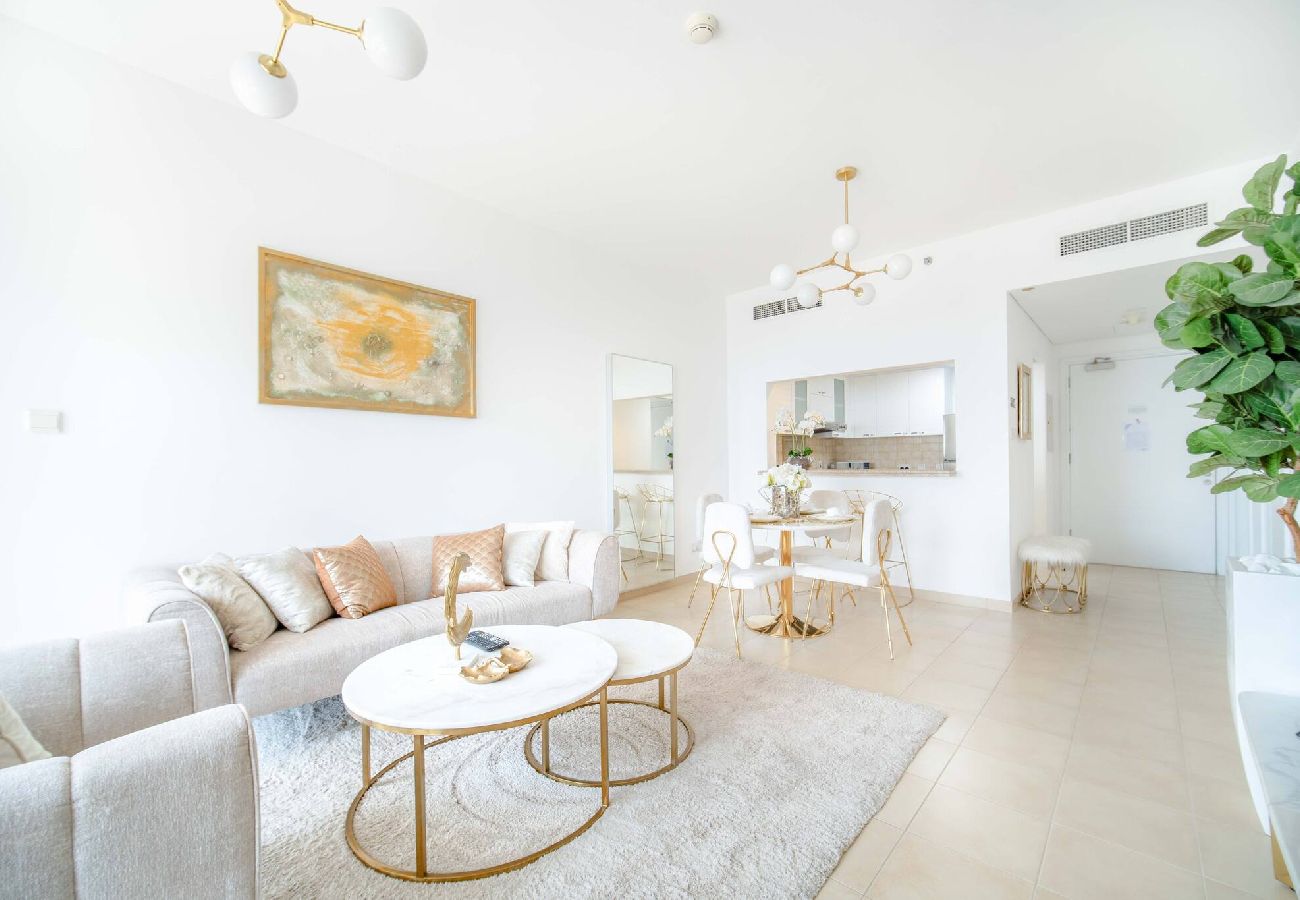Apartment in Dubai - Elegant Escapes - 1B in Marina, Partial Sea View 