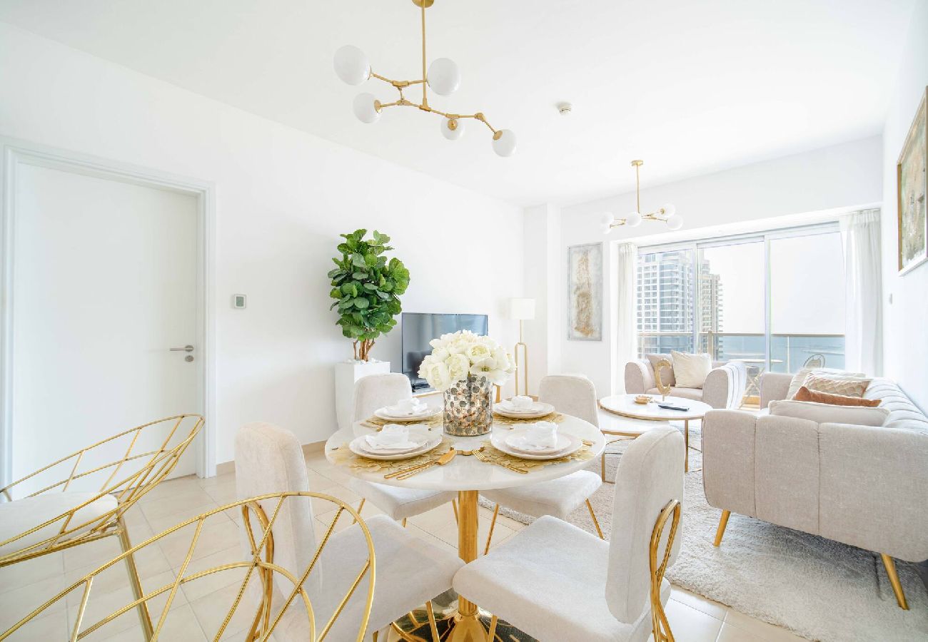 Apartment in Dubai - Elegant Escapes - 1B in Marina, Partial Sea View 