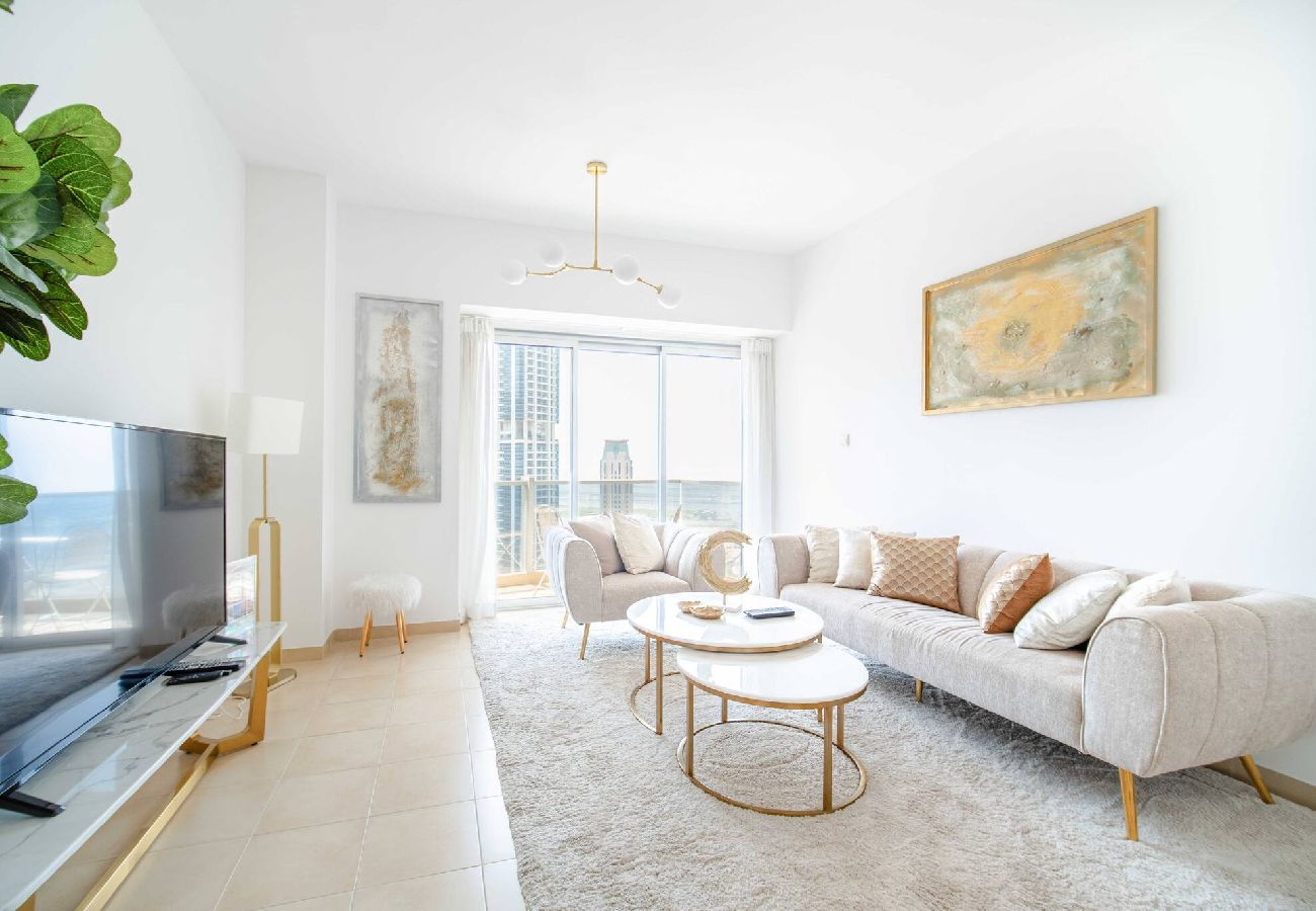 Apartment in Dubai - Elegant Escapes - 1B in Marina, Partial Sea View 