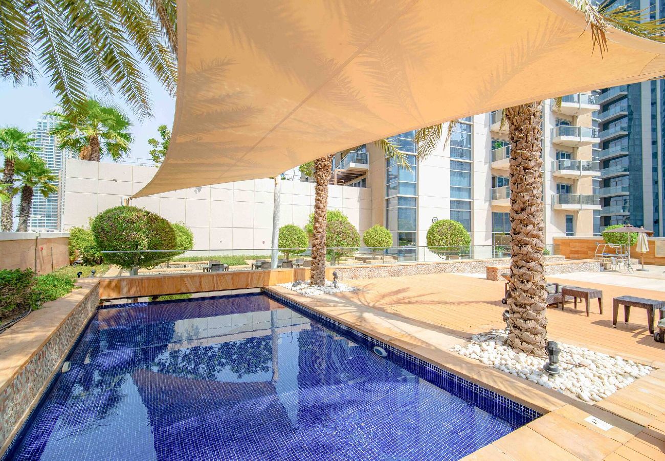 Apartment in Dubai - Elegant Escapes - 1B in Marina, Partial Sea View 