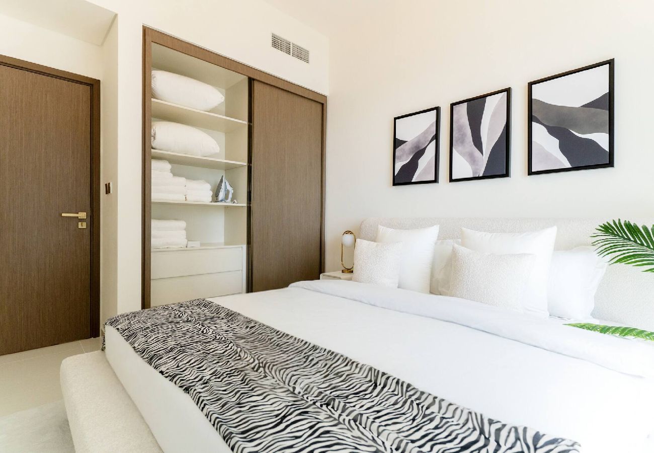 Apartment in Dubai - 2 Bed in Grand Bleu Tower with sea view