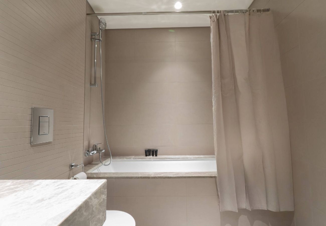 Apartment in Dubai - 2 Bed in Grand Bleu Tower with sea view