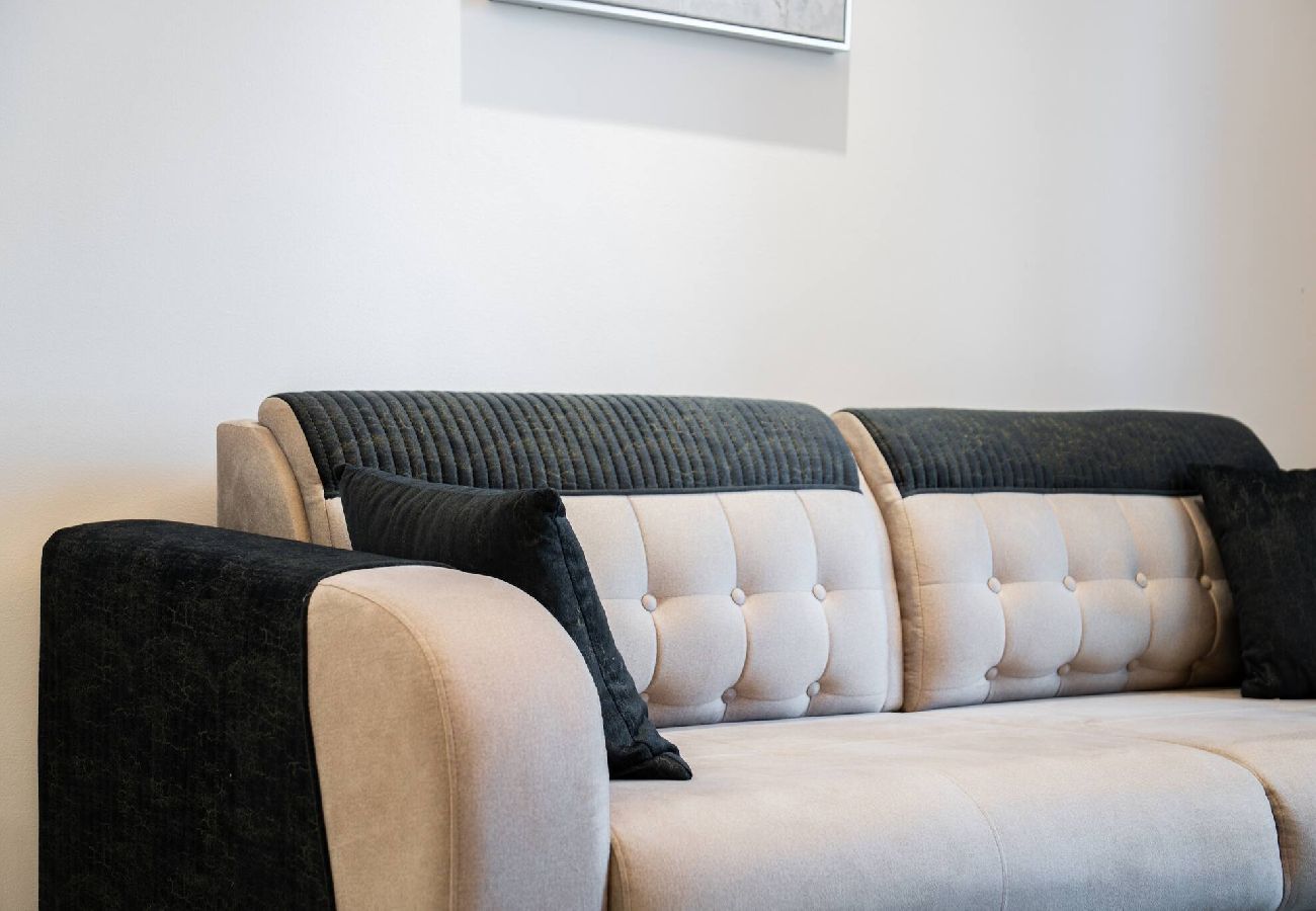 Apartment in Dubai - Elegant Escapes - 1B, Steps to Dubai Mall | Dunya 