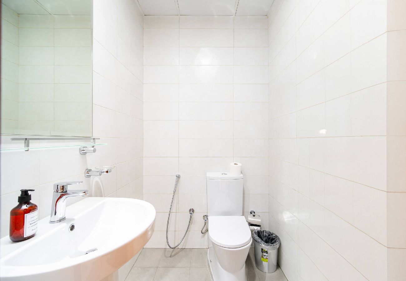 Apartment in Dubai - Elegant Escapes - 1B, Steps to Dubai Mall | Dunya 