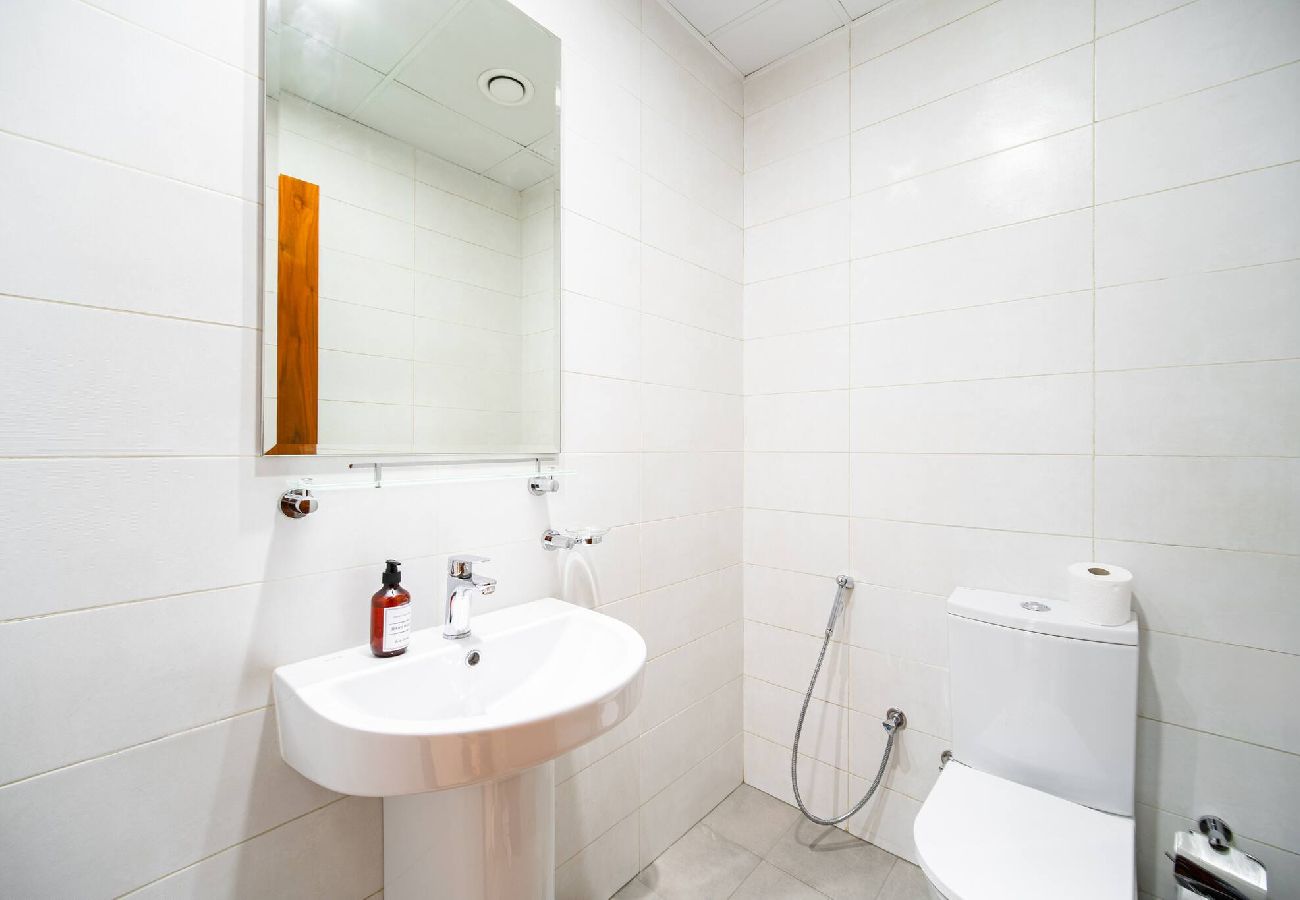 Apartment in Dubai - Elegant Escapes - 1B, Steps to Dubai Mall | Dunya 