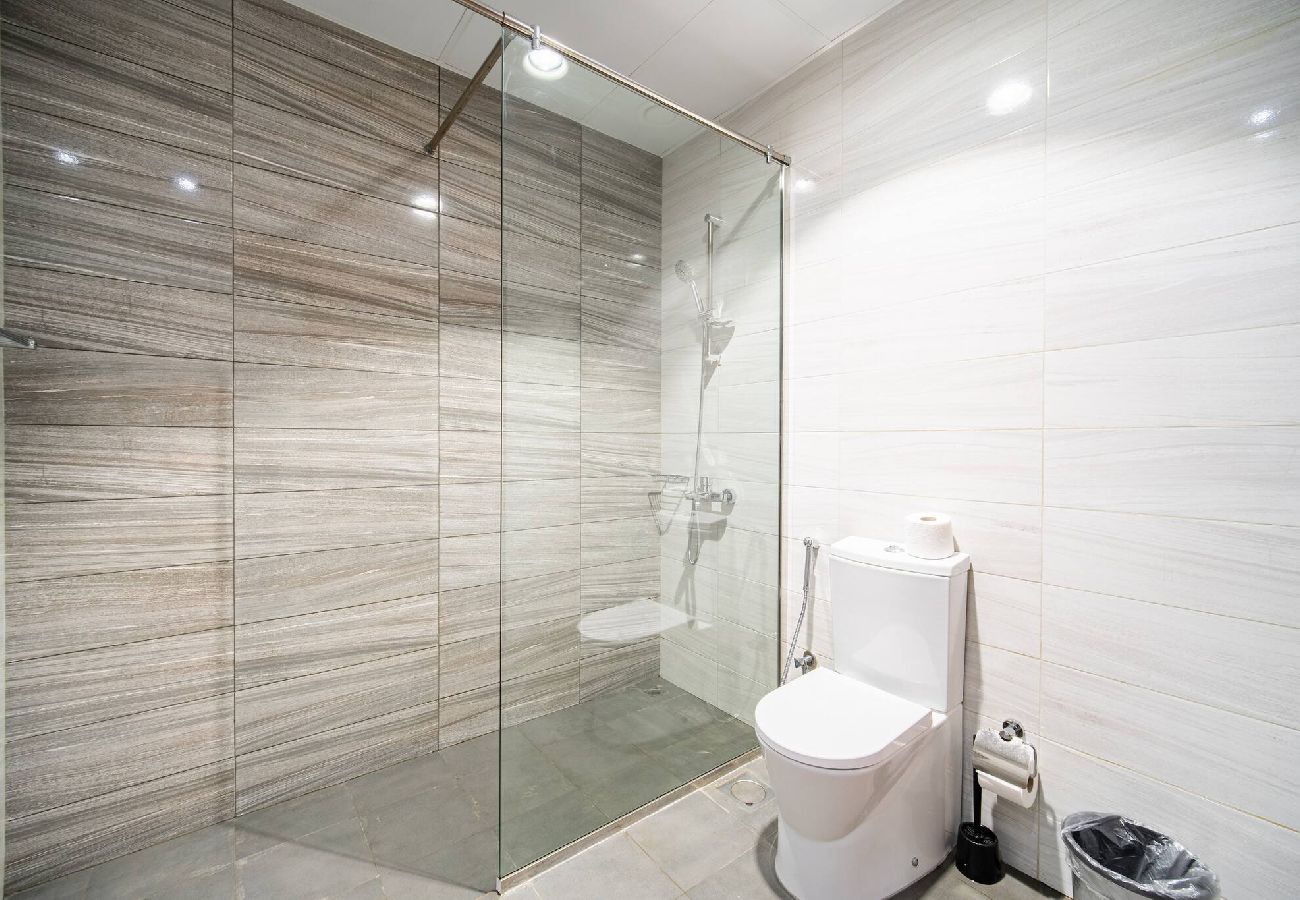 Apartment in Dubai - Elegant Escapes - 1B, Steps to Dubai Mall | Dunya 