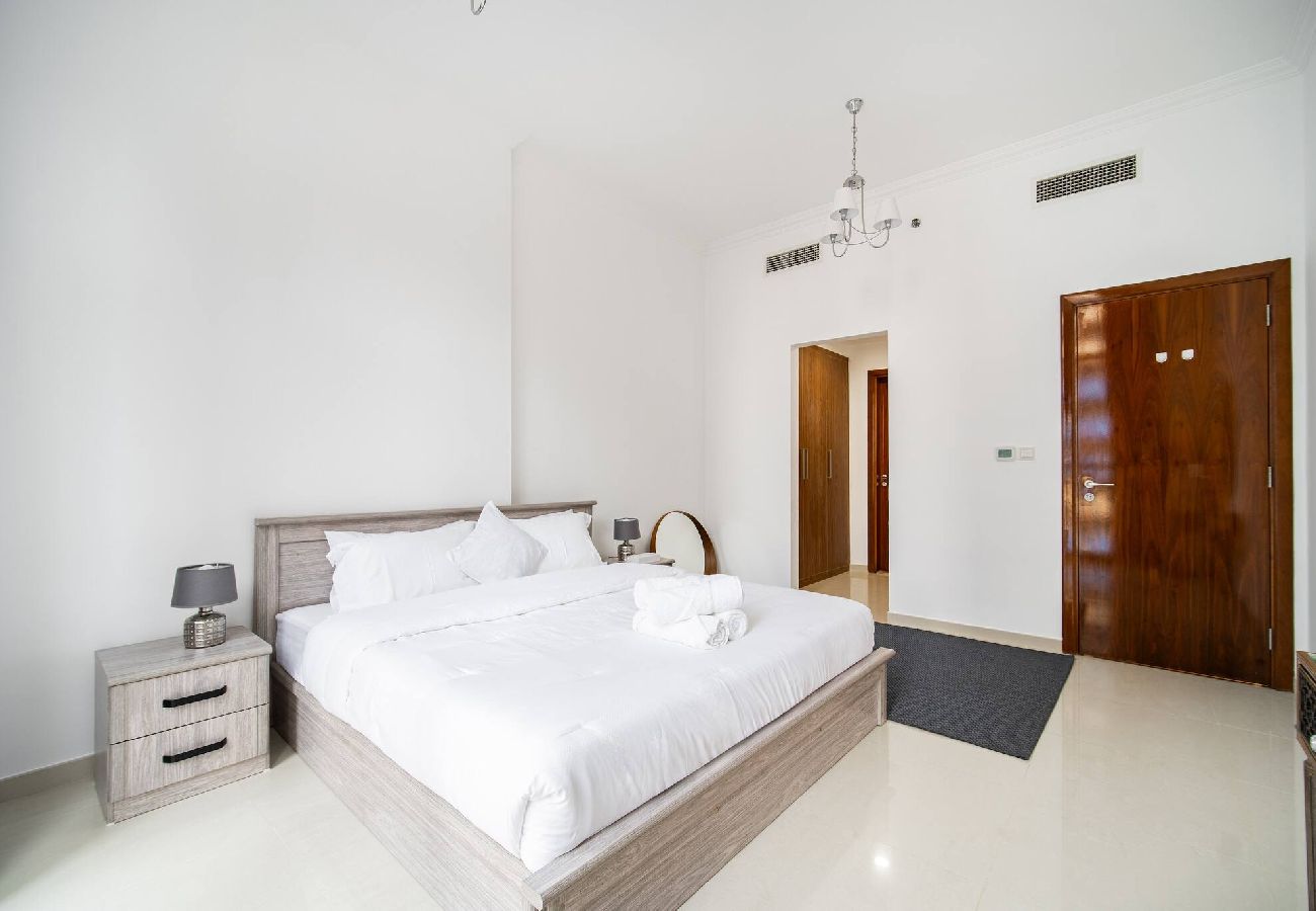 Apartment in Dubai - Elegant Escapes - 1B, Steps to Dubai Mall | Dunya 