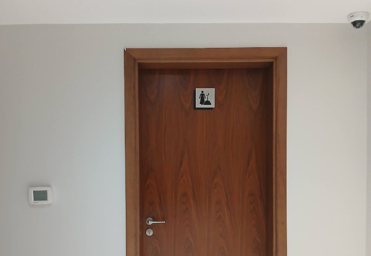 Apartment in Dubai - Elegant Escapes - 1B, Steps to Dubai Mall | Dunya 