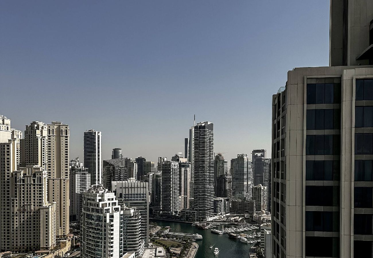 Apartment in Dubai - ElegantEscapes - Large 2BR w/ Marina and Sea View 