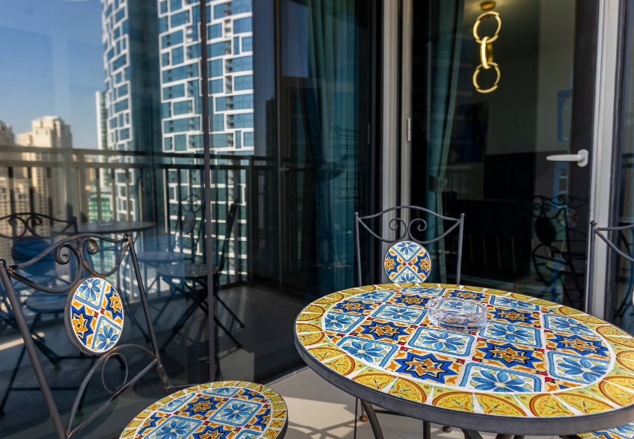 Apartment in Dubai - ElegantEscapes - Large 2BR w/ Marina and Sea View 