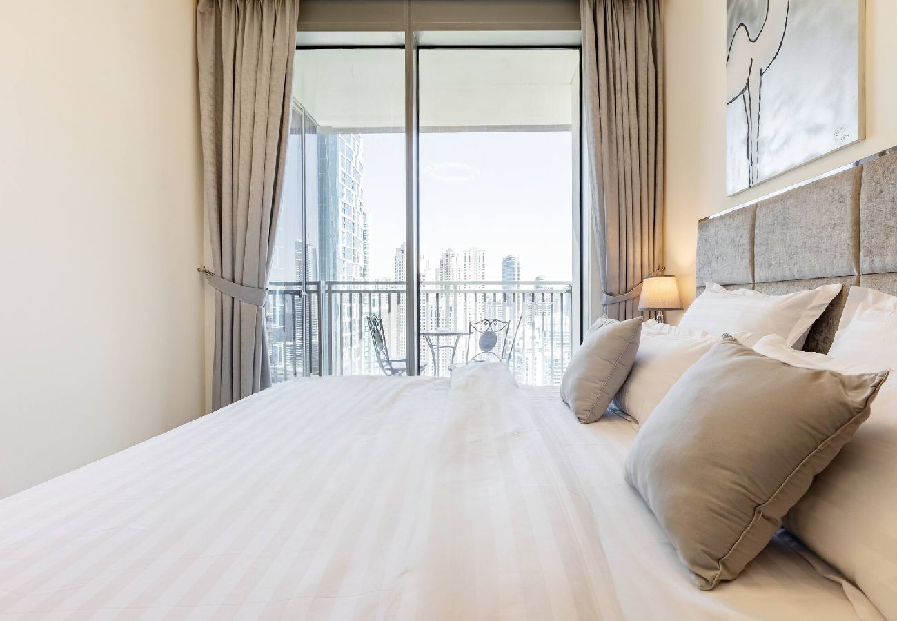 Apartment in Dubai - ElegantEscapes - Large 2BR w/ Marina and Sea View 