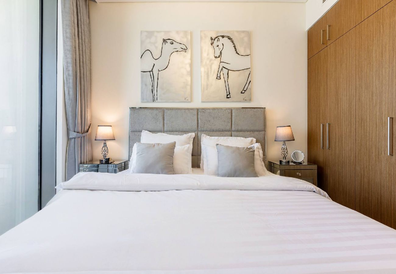 Apartment in Dubai - ElegantEscapes - Large 2BR w/ Marina and Sea View 