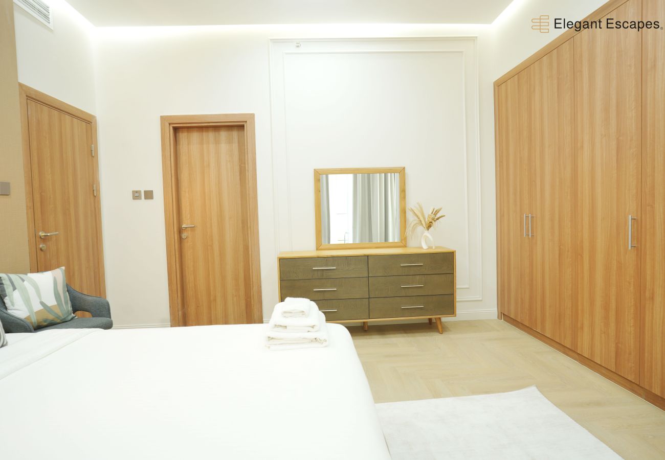 Apartment in Dubai - Stylish 1B in Heart of Marina | Near Attractions 