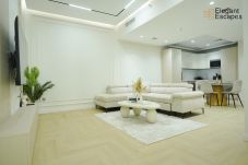 Apartment in Dubai - Stylish 1B in Heart of Marina | Near...