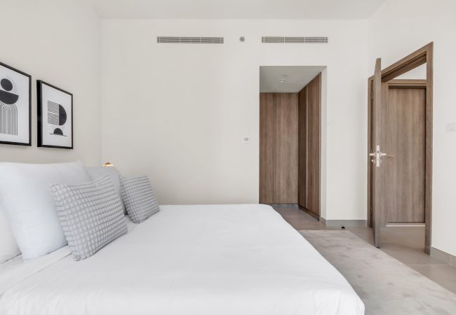 Apartment in Dubai - Stylish Coastal Living with Premium Amenities 