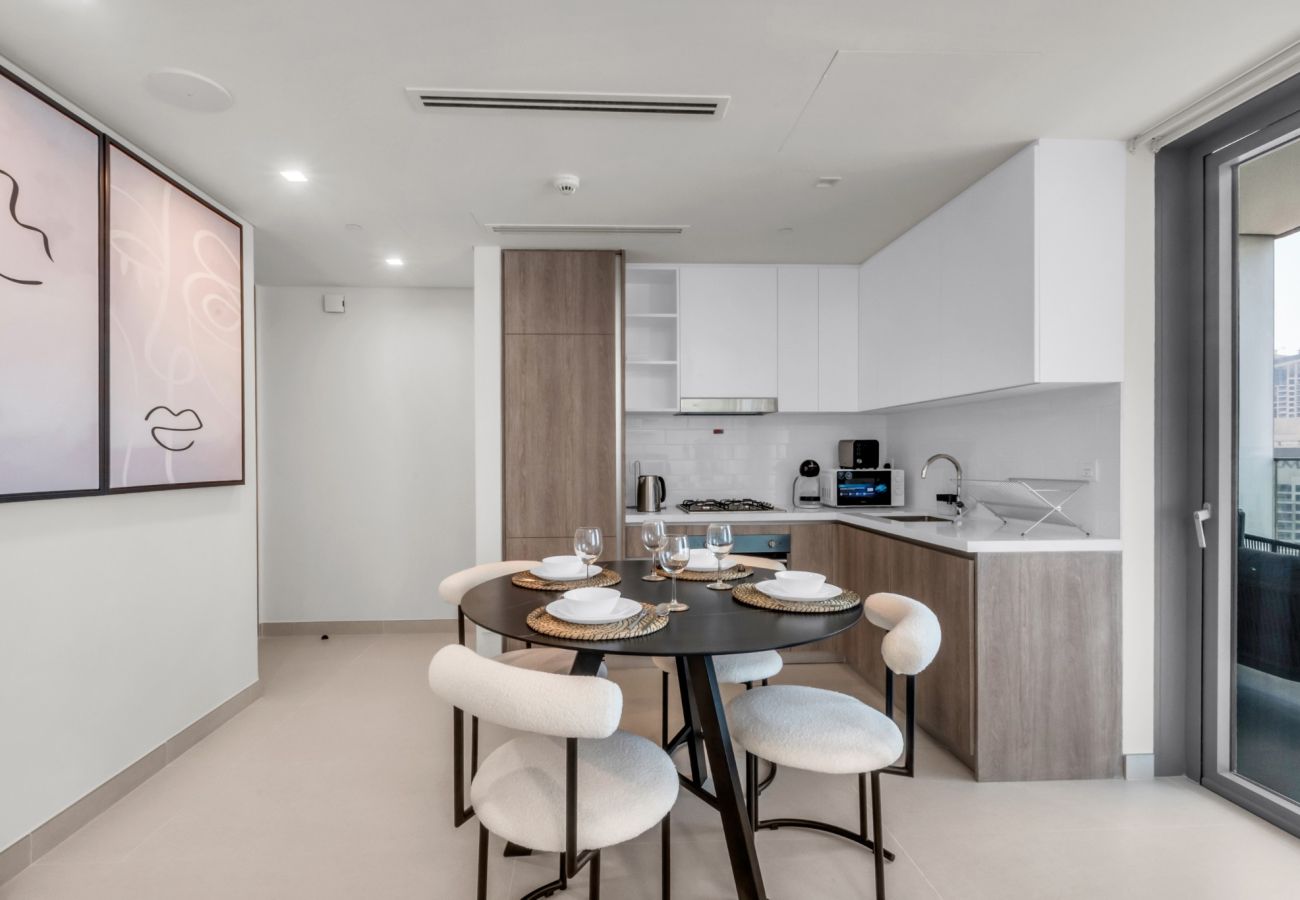 Apartment in Dubai - Stylish Coastal Living with Premium Amenities 