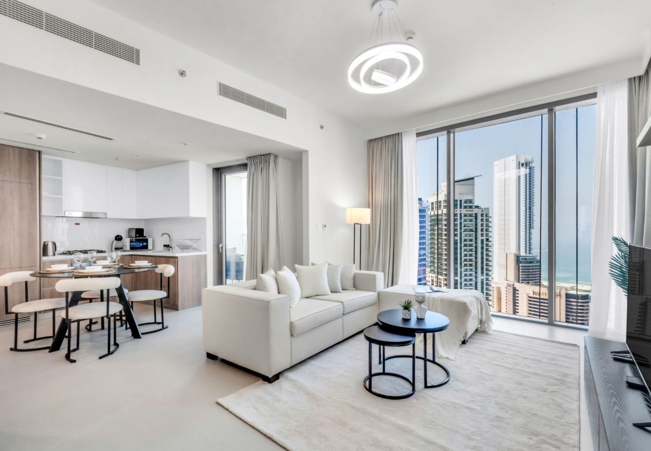 Apartment in Dubai - Stylish Coastal Living with Premium Amenities 