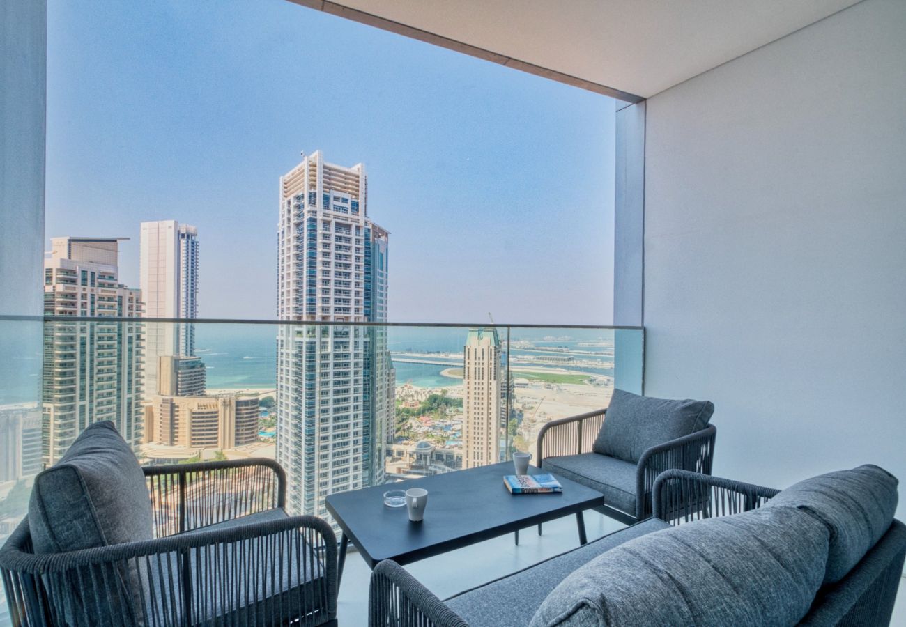 Apartment in Dubai - Stylish Coastal Living with Premium Amenities 