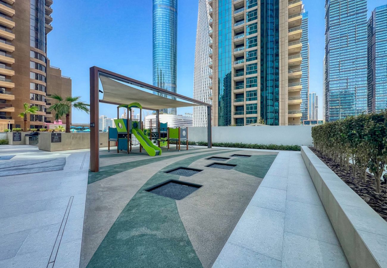 Apartment in Dubai - Stylish Coastal Living with Premium Amenities 
