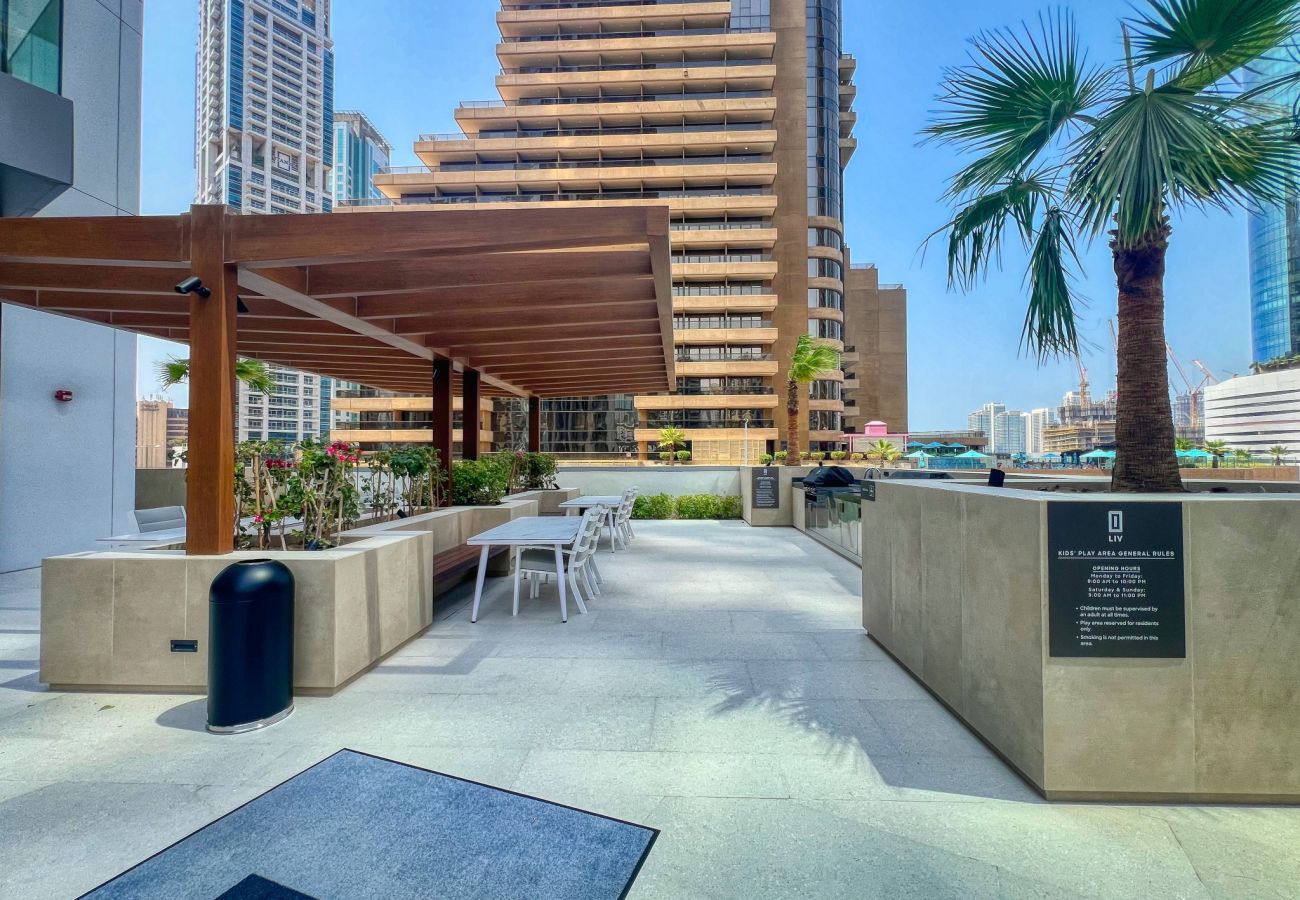 Apartment in Dubai - Stylish Coastal Living with Premium Amenities 
