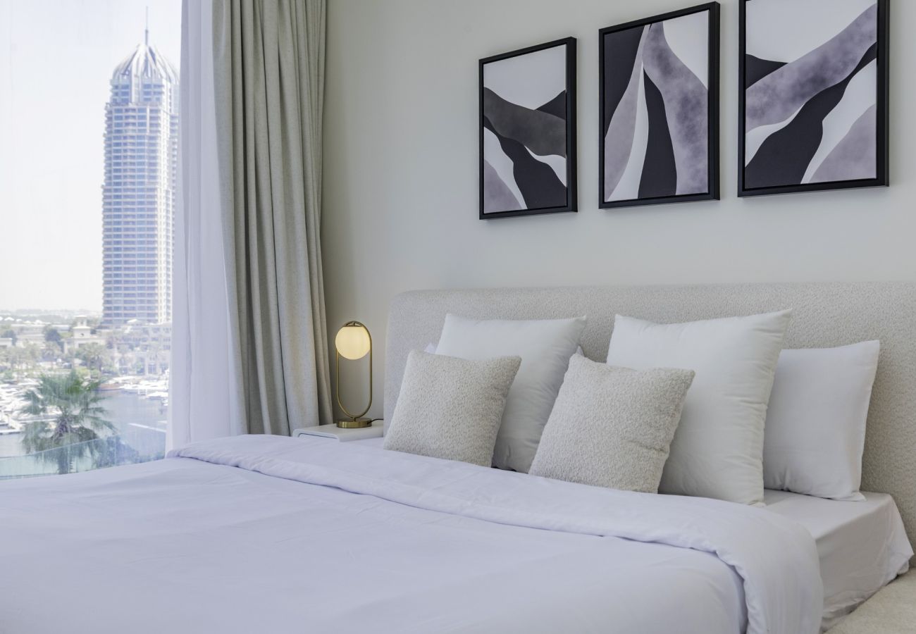 Apartment in Dubai - Modern Waterfront Living with Stunning Views