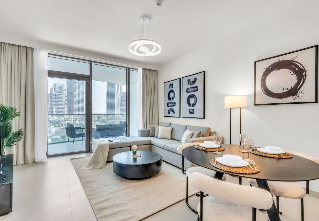 Apartment in Dubai - Modern Waterfront Living with Stunning Views