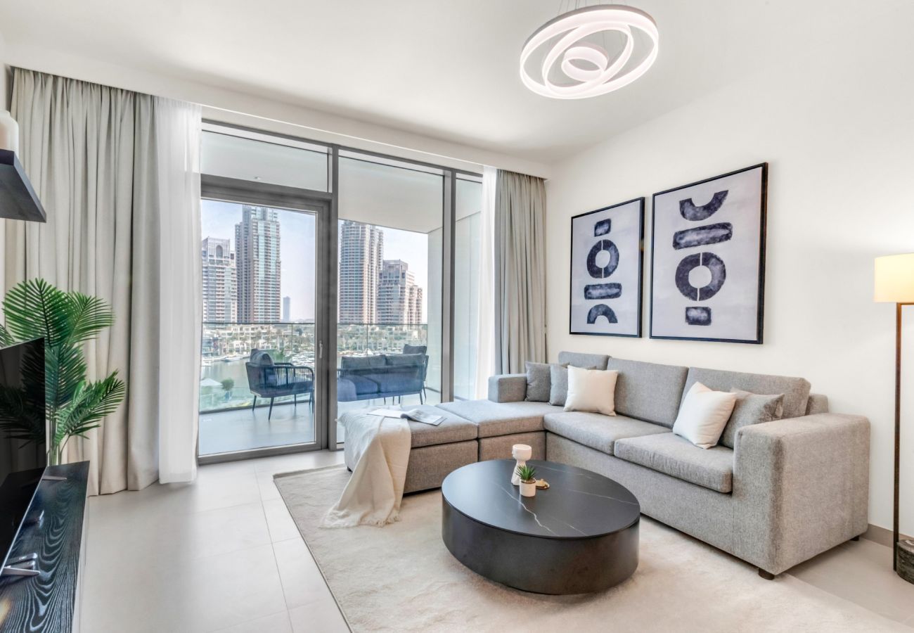 Apartment in Dubai - Modern Waterfront Living with Stunning Views