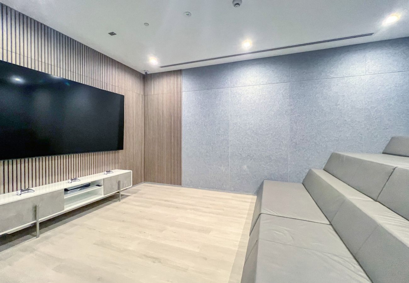 Apartment in Dubai - Modern Waterfront Living with Stunning Views
