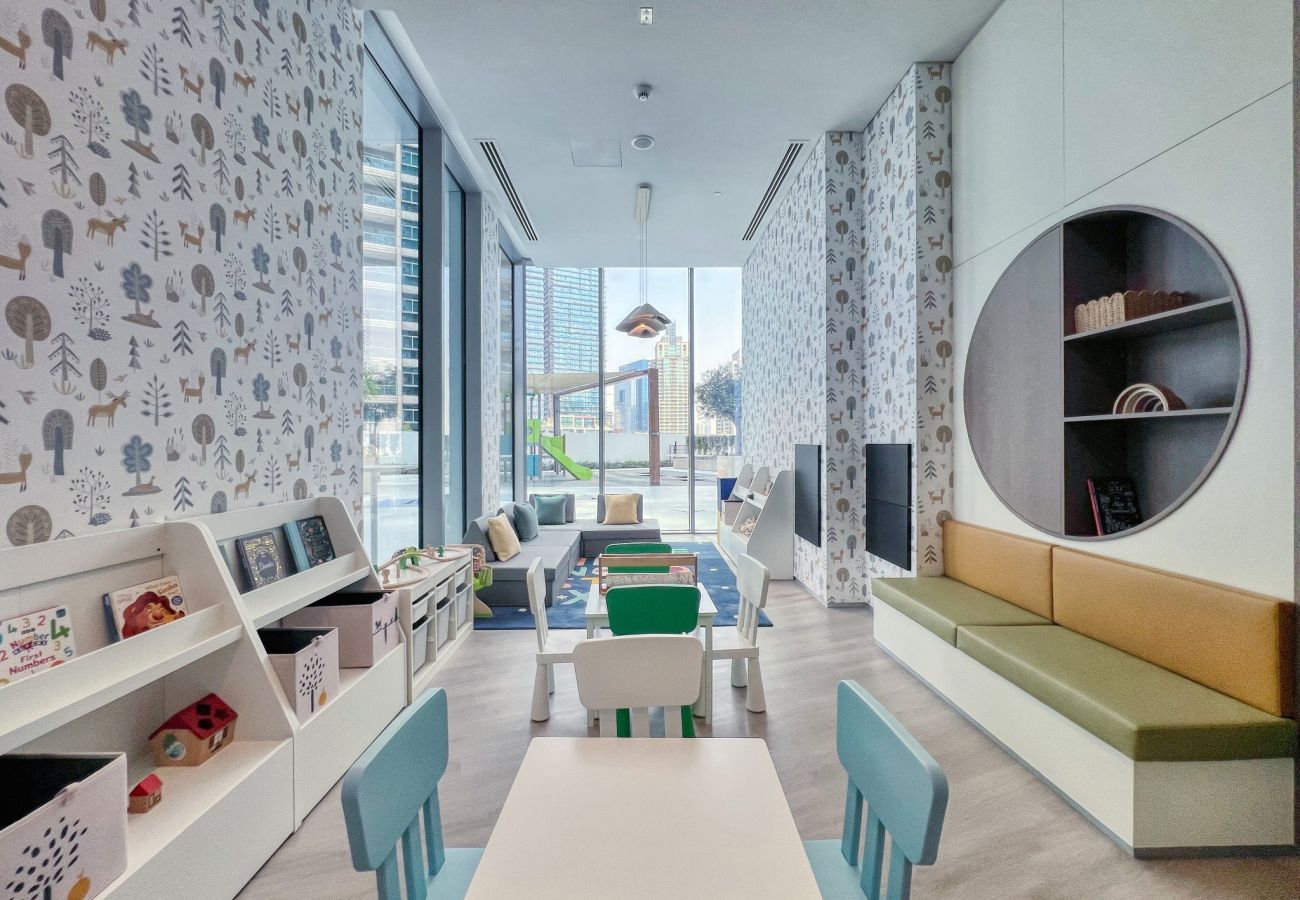 Apartment in Dubai - Modern Waterfront Living with Stunning Views