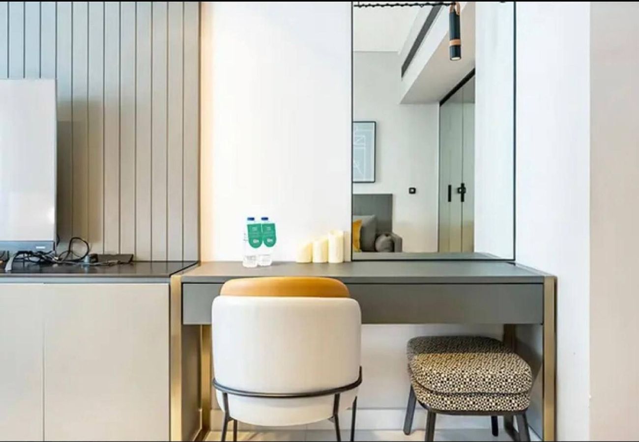 Apartment in Dubai - Elegant Stay | Business Bay | Near Burj Khalifa 