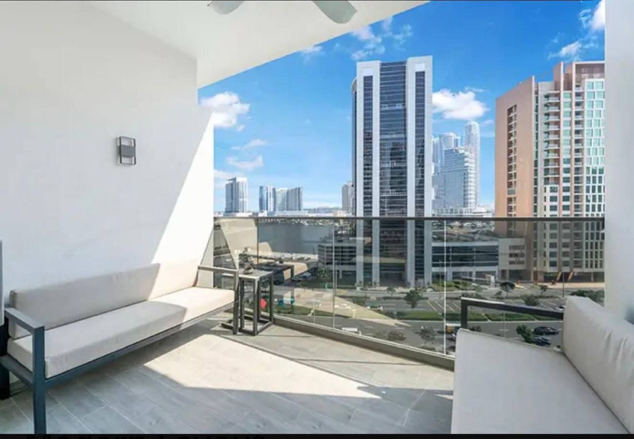 Apartment in Dubai - Elegant Stay | Business Bay | Near Burj Khalifa 