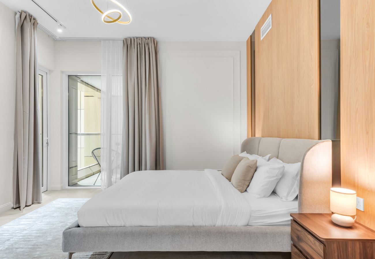 Apartment in Dubai - Spacious 1BR with Marina View by EE Holiday Homes