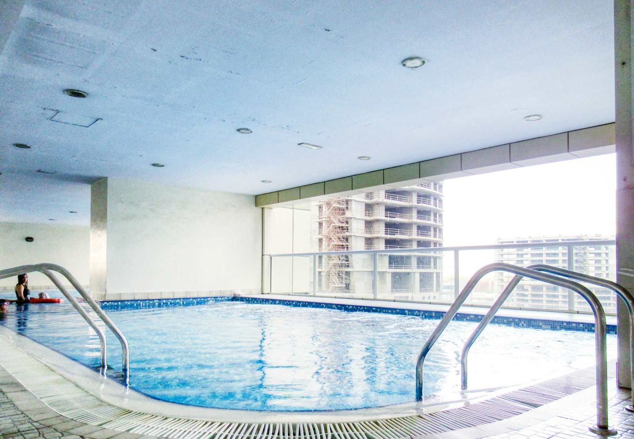 Apartment in Dubai - Spacious 1BR with Marina View by EE Holiday Homes