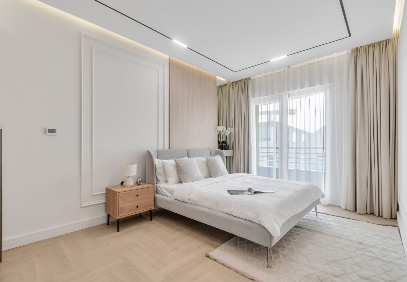Apartment in Dubai - 2BR Retreat in the Heart of Dubai Marina  by EE Holiday Homes