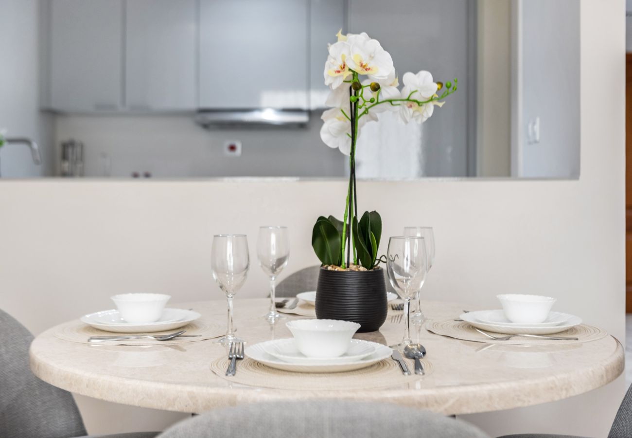 Apartment in Dubai - 2BR Retreat in the Heart of Dubai Marina  by EE Holiday Homes