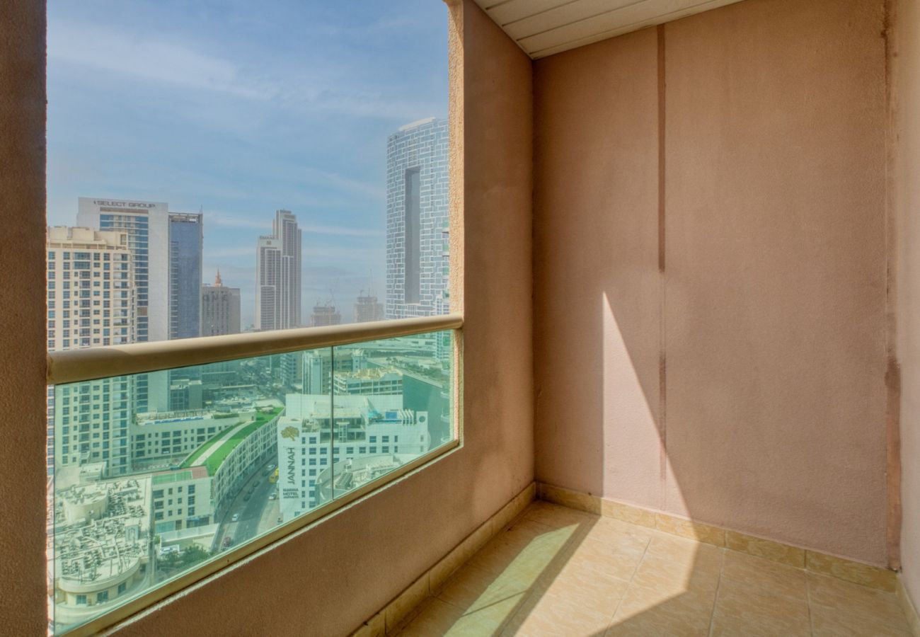 Apartment in Dubai - 2BR Retreat in the Heart of Dubai Marina  by EE Holiday Homes